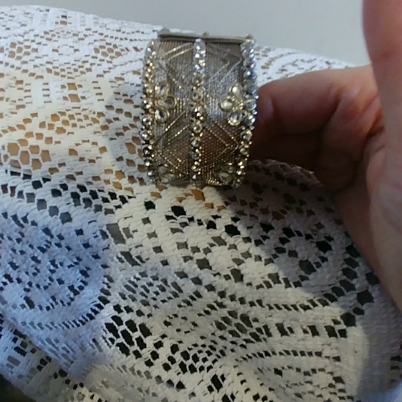 🎉🎉🎉🎉 Host Pick. 12/7/18 🎉🎉🎉🎉 bracelet - Picture 6 of 7